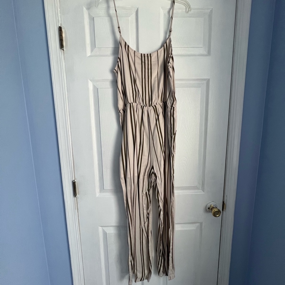 FRANCESCA’S Never Worn Size Medium Stripped Green and White/Beige Jumpsuit